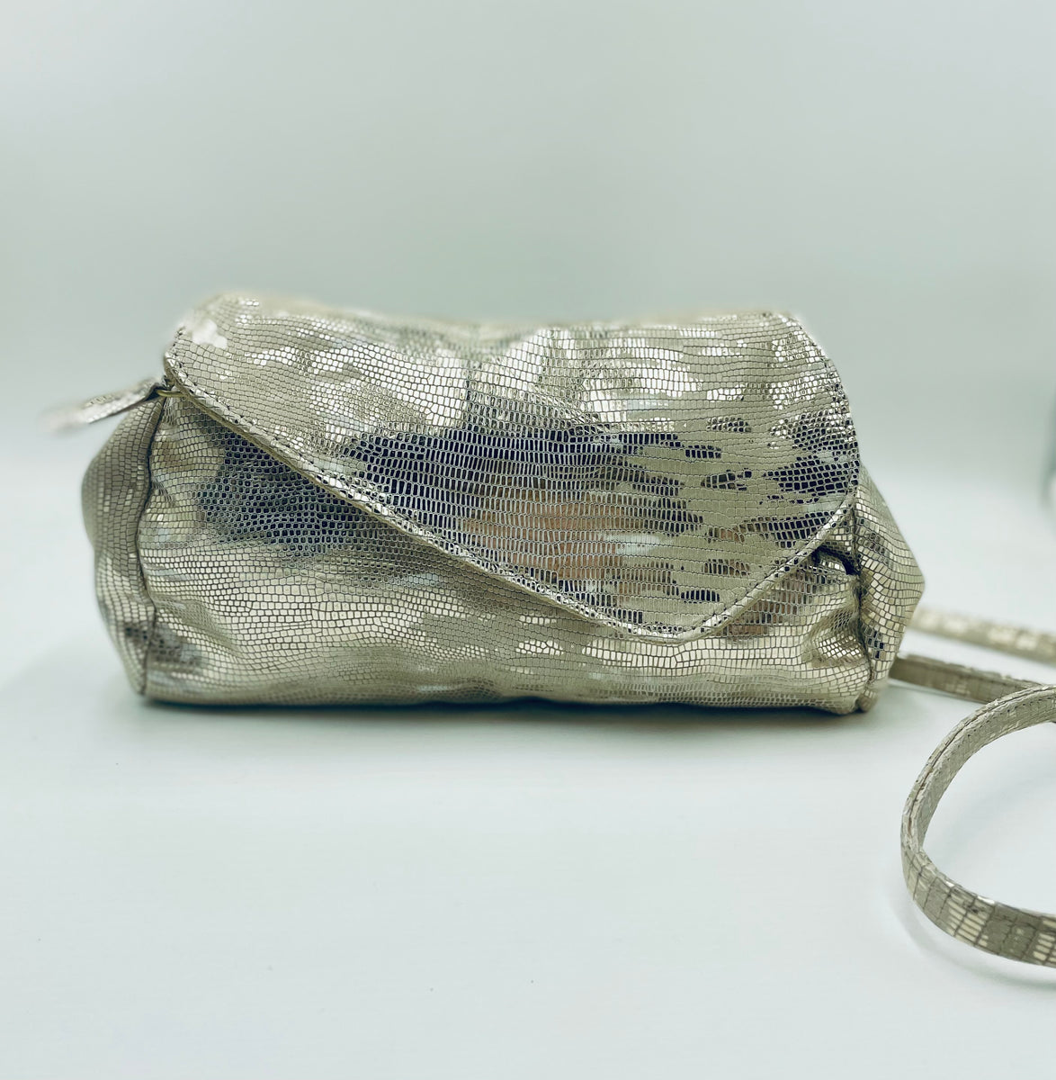 [GO-CCE] GOCCE Cross Quilting Dana Bag クロス ダナバッグ Josephine Crossbody Bag Gold White Cream Snake Pattern